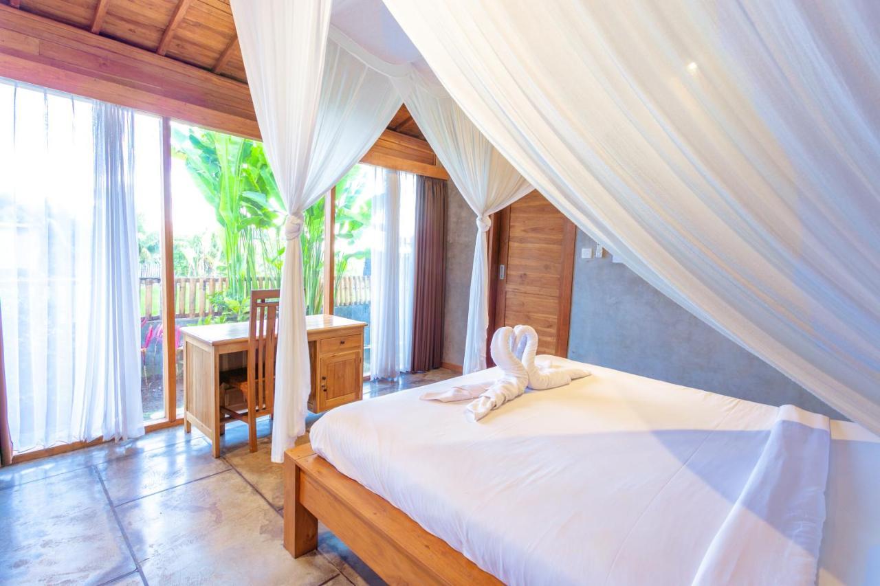 Kubu D'Carik Villa & Bungalow By Ecommerceloka Munggu エクステリア 写真